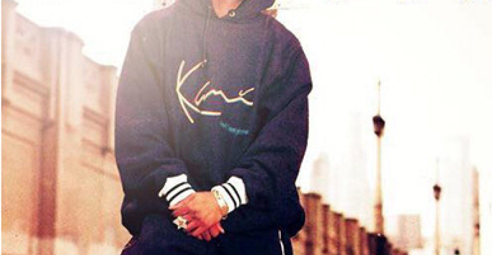 Karl Kani: O «Νονός» του hip hop street fashion ή ο Ralph Lauren των δρόμων (;)