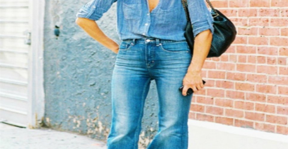 How to wear jeans flare.